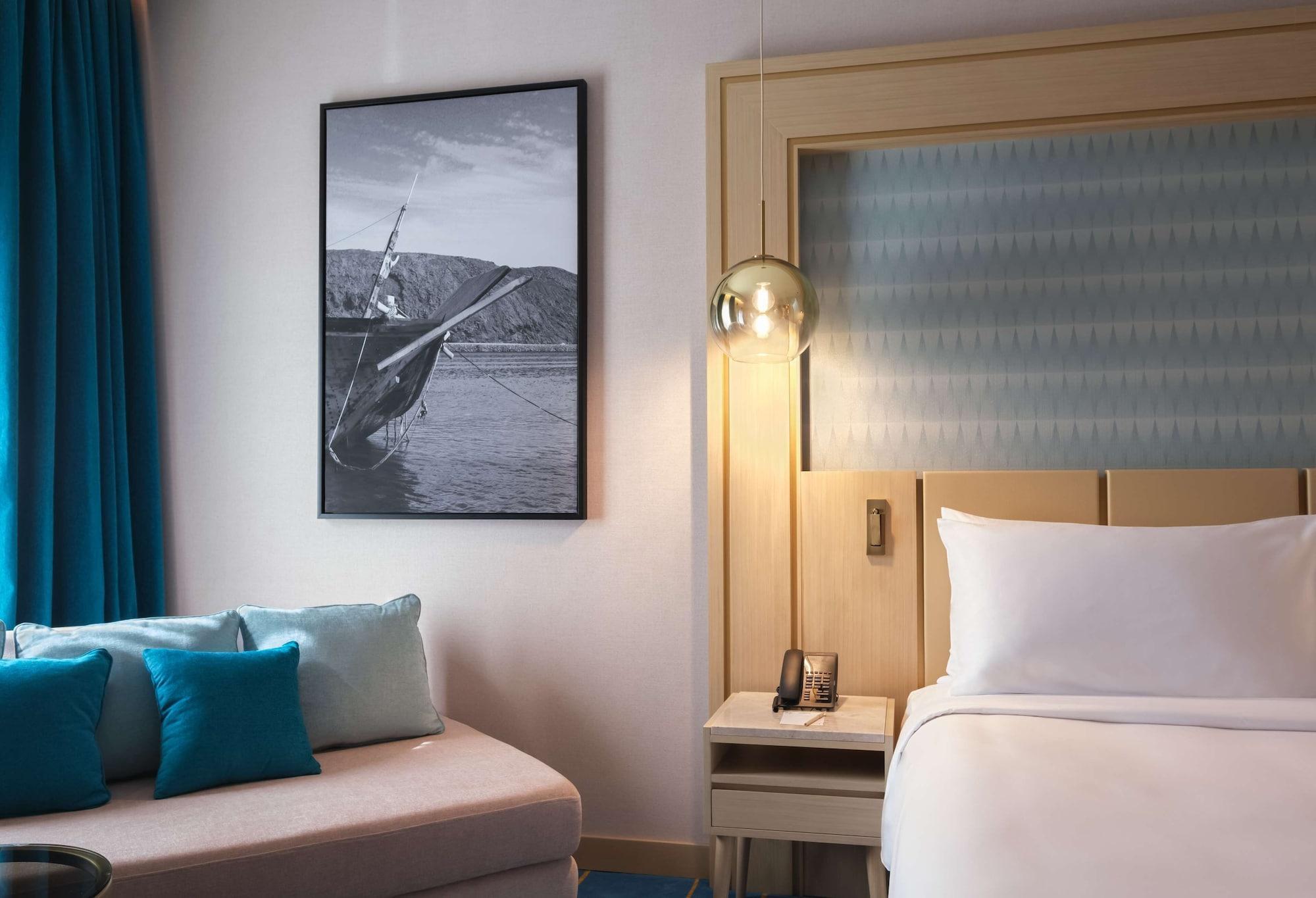 Maani Muscat Hotel & Suites ภายนอก รูปภาพ