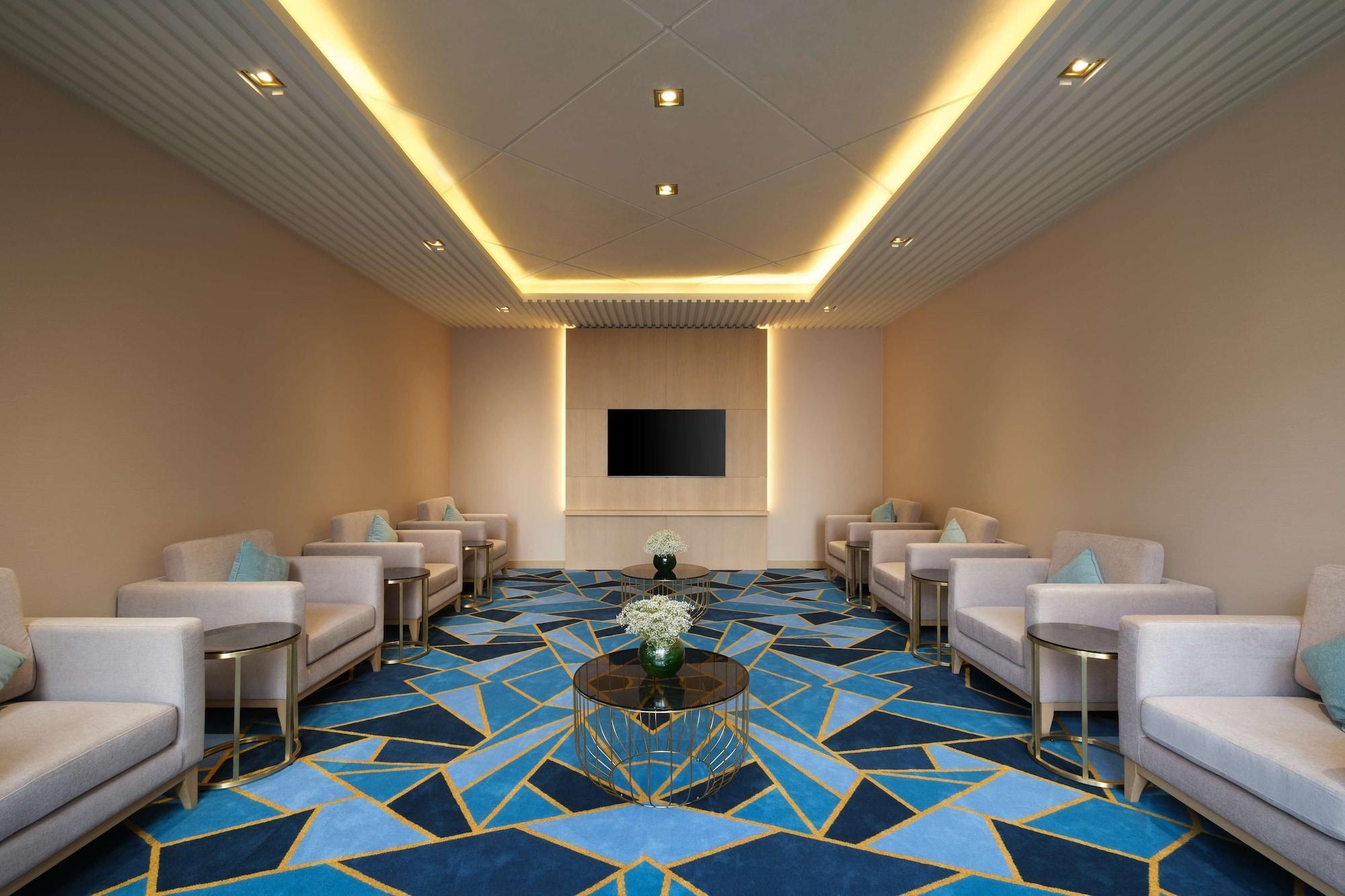 Maani Muscat Hotel & Suites ภายนอก รูปภาพ