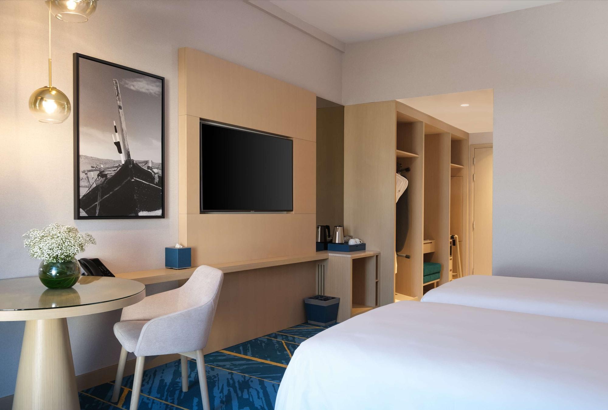 Maani Muscat Hotel & Suites ภายนอก รูปภาพ