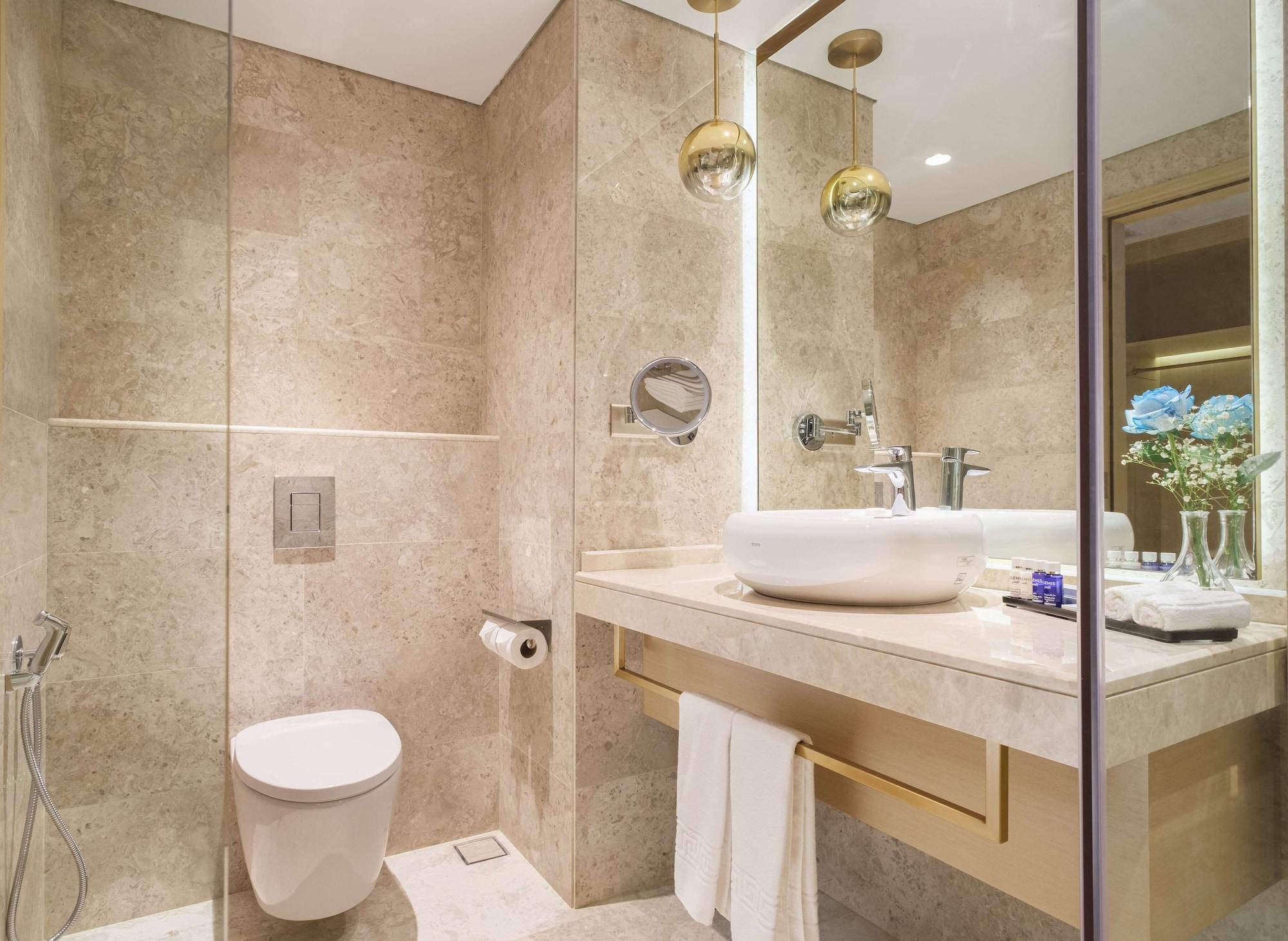 Maani Muscat Hotel & Suites ภายนอก รูปภาพ