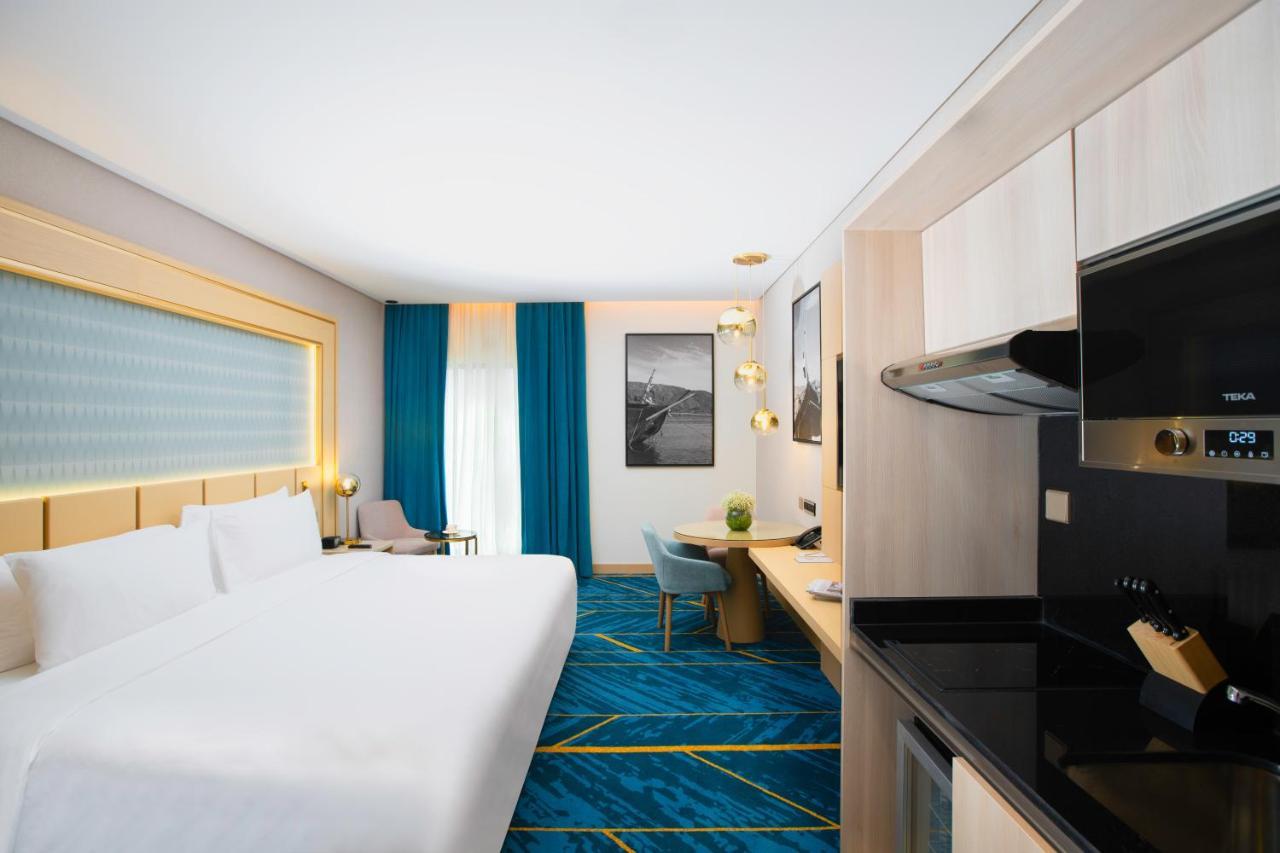 Maani Muscat Hotel & Suites ภายนอก รูปภาพ