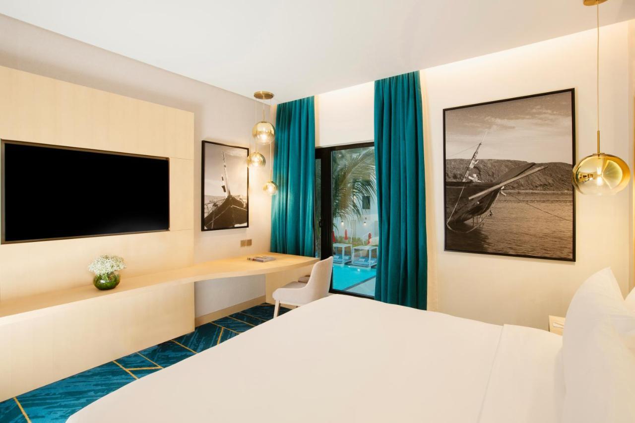 Maani Muscat Hotel & Suites ภายนอก รูปภาพ