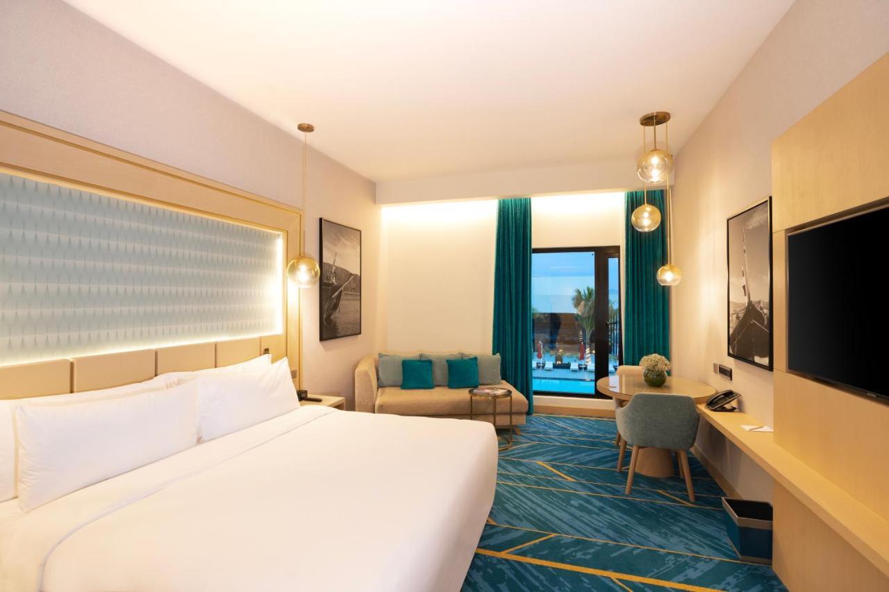 Maani Muscat Hotel & Suites ภายนอก รูปภาพ