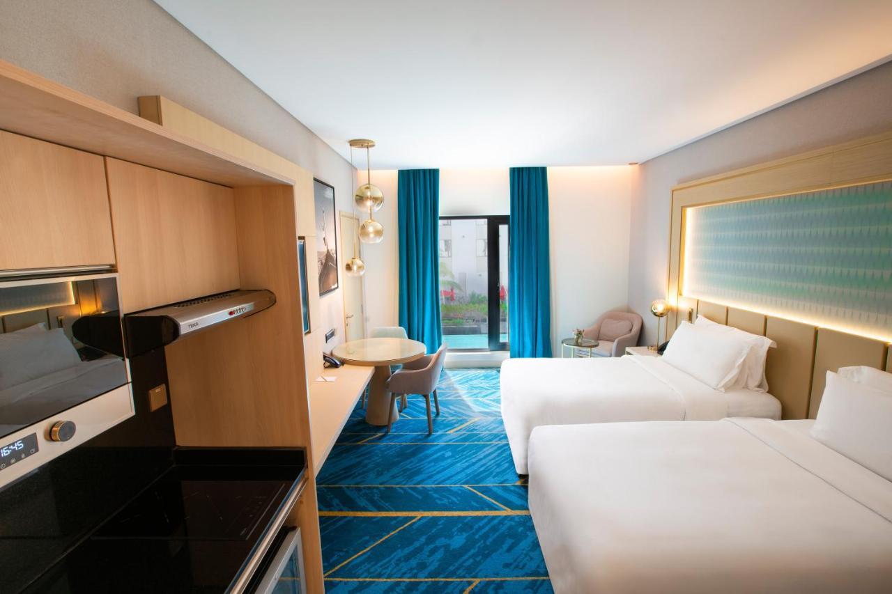 Maani Muscat Hotel & Suites ภายนอก รูปภาพ