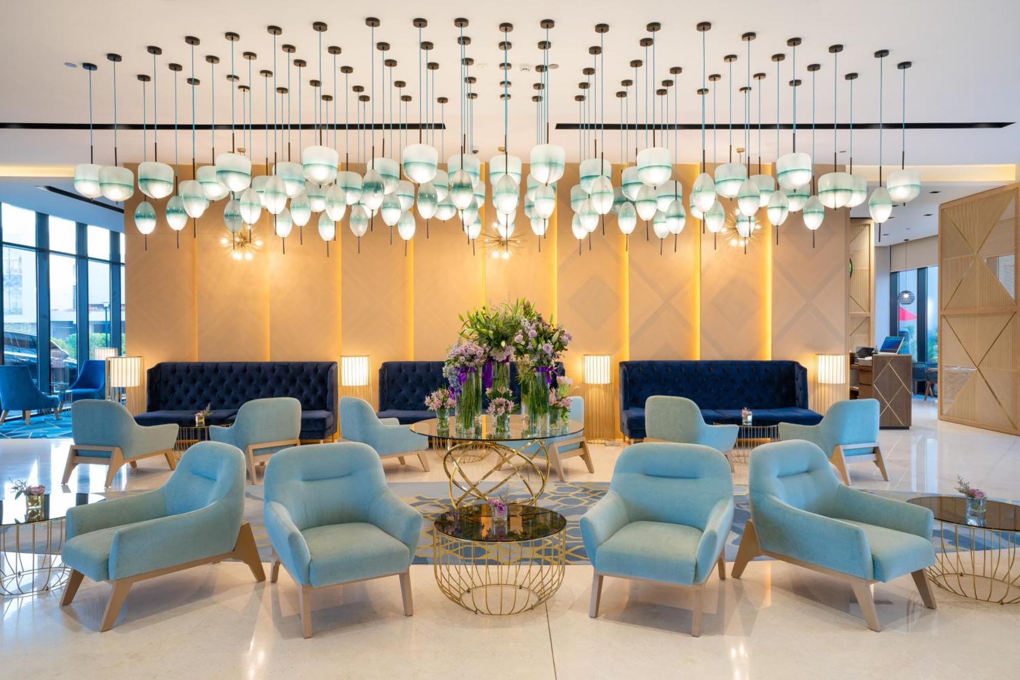 Maani Muscat Hotel & Suites ภายนอก รูปภาพ