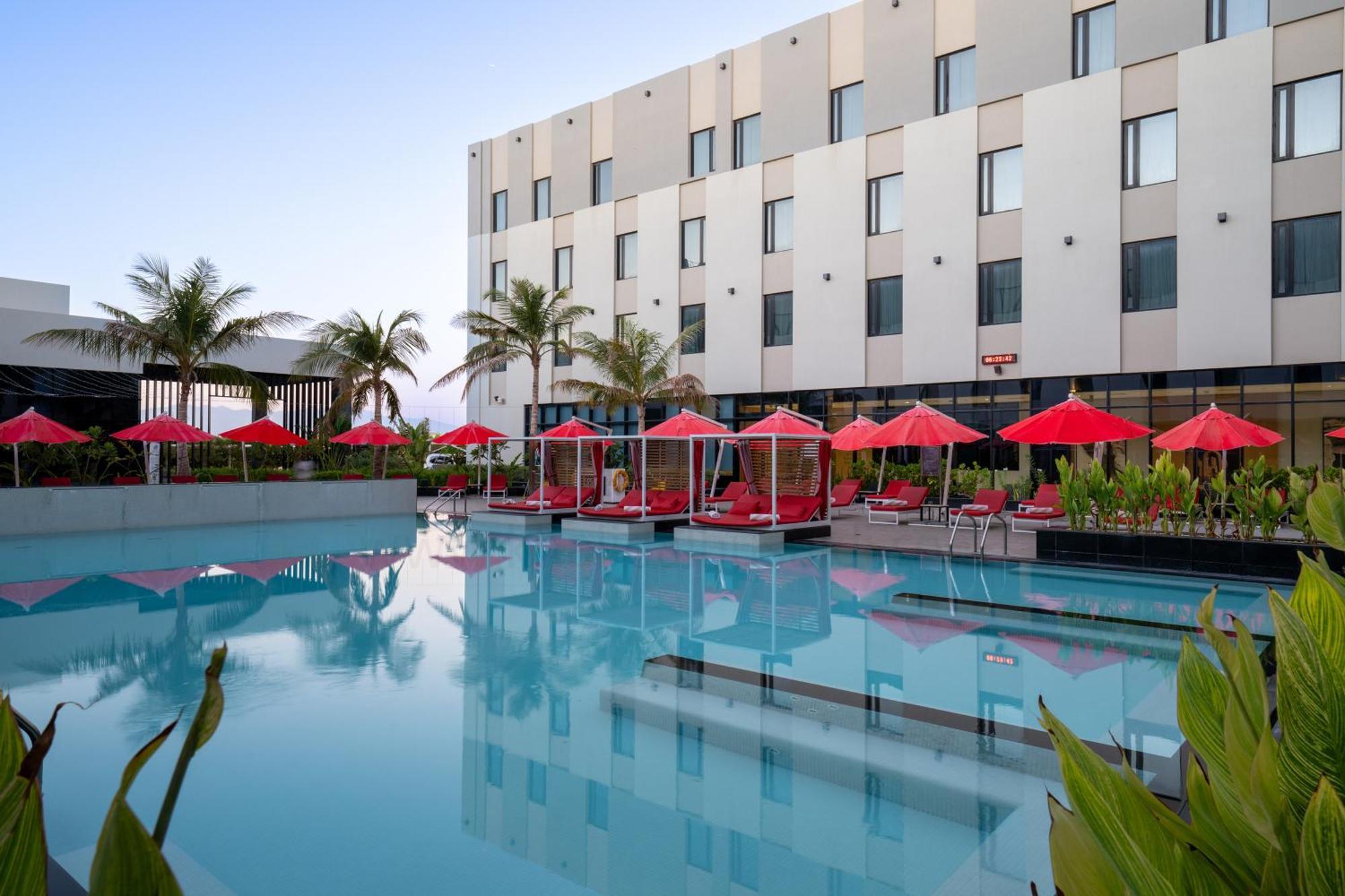 Maani Muscat Hotel & Suites ภายนอก รูปภาพ